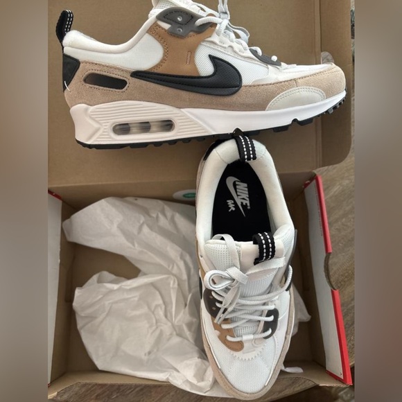 BNWT! Nike Air Max 90 Futura Sneaker (women) - Picture 6 of 9